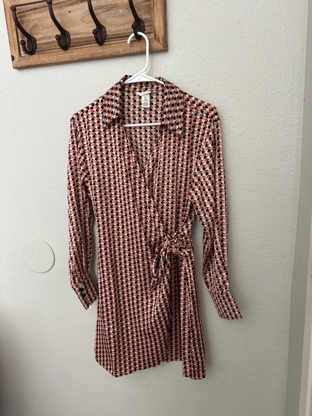 H&M Women’s Small Pink Geometric Wrap Dress Long Sleeve Tie Waist